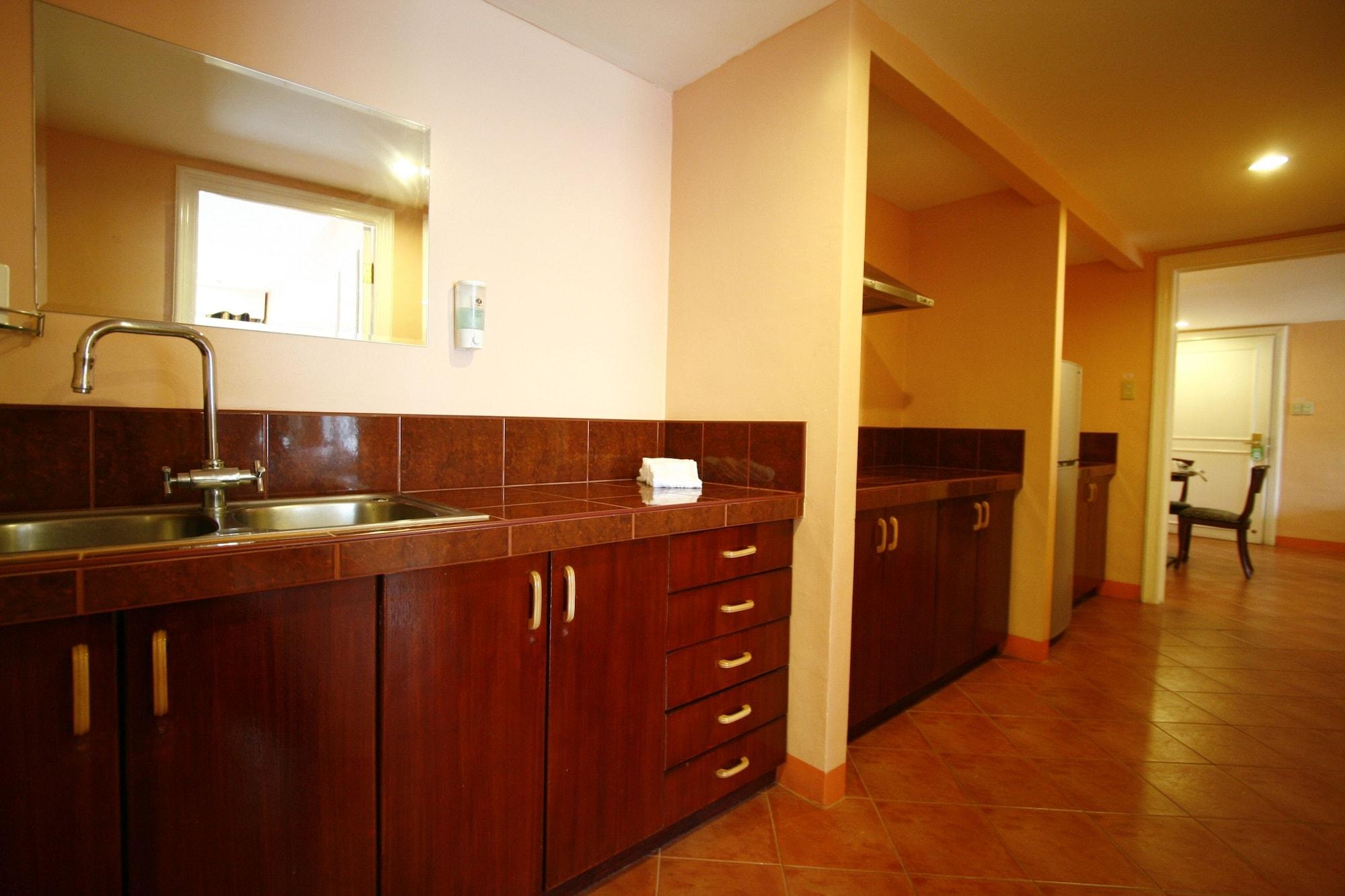 Fontana Hotel And Villas - Fontana Hot Spring Leisure Parks Mabalacat Exterior photo