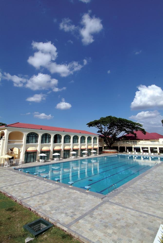 Fontana Hotel And Villas - Fontana Hot Spring Leisure Parks Mabalacat Exterior photo