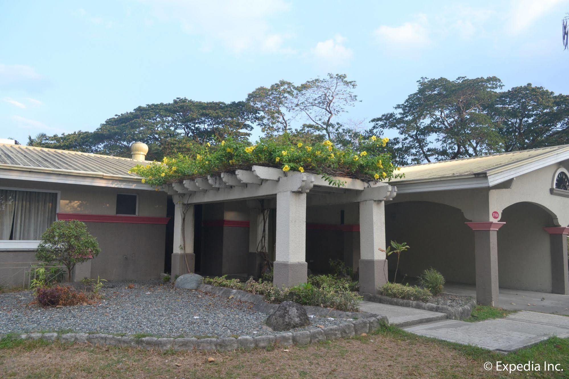 Fontana Hotel And Villas - Fontana Hot Spring Leisure Parks Mabalacat Exterior photo
