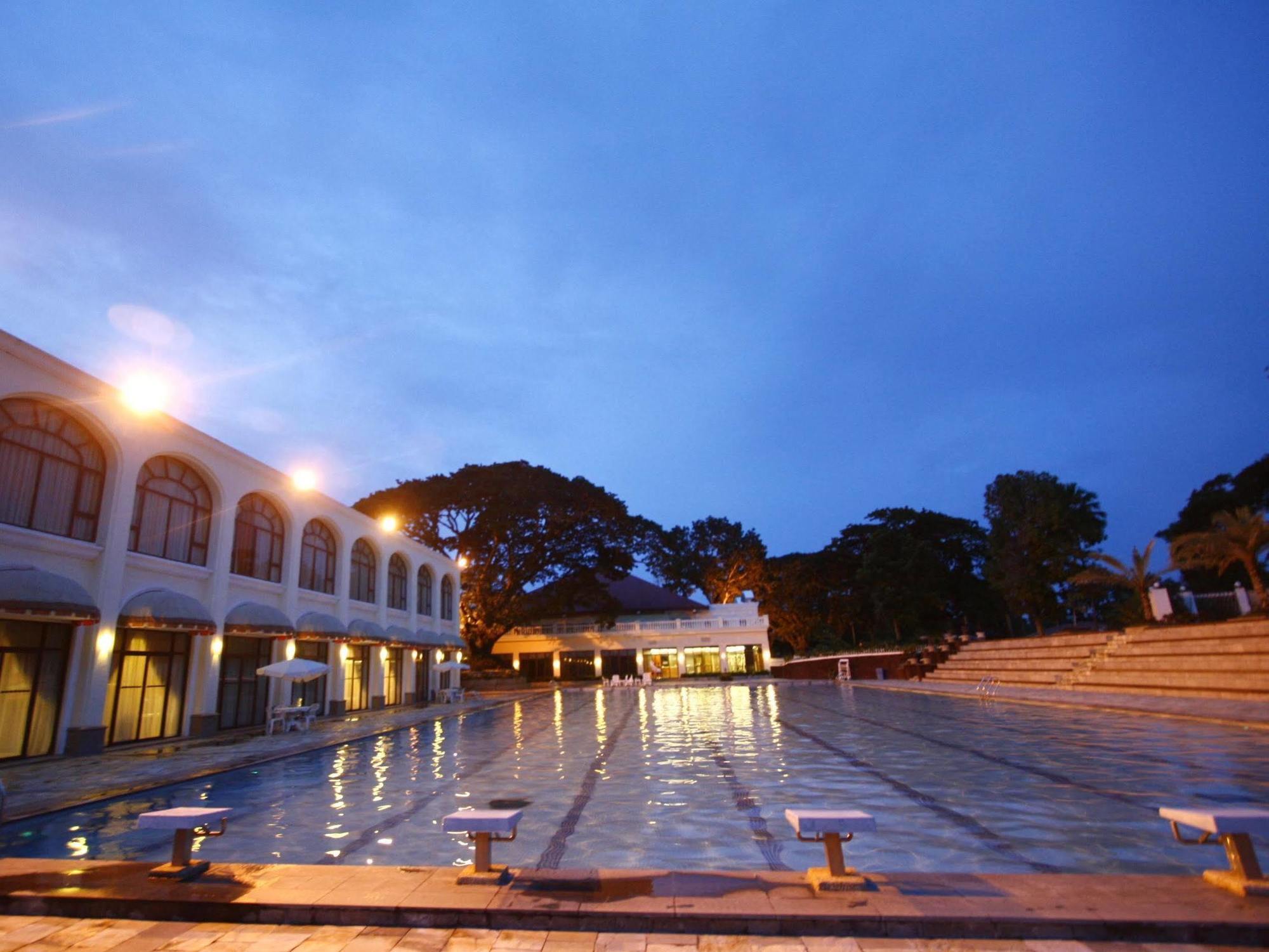 Fontana Hotel And Villas - Fontana Hot Spring Leisure Parks Mabalacat Exterior photo