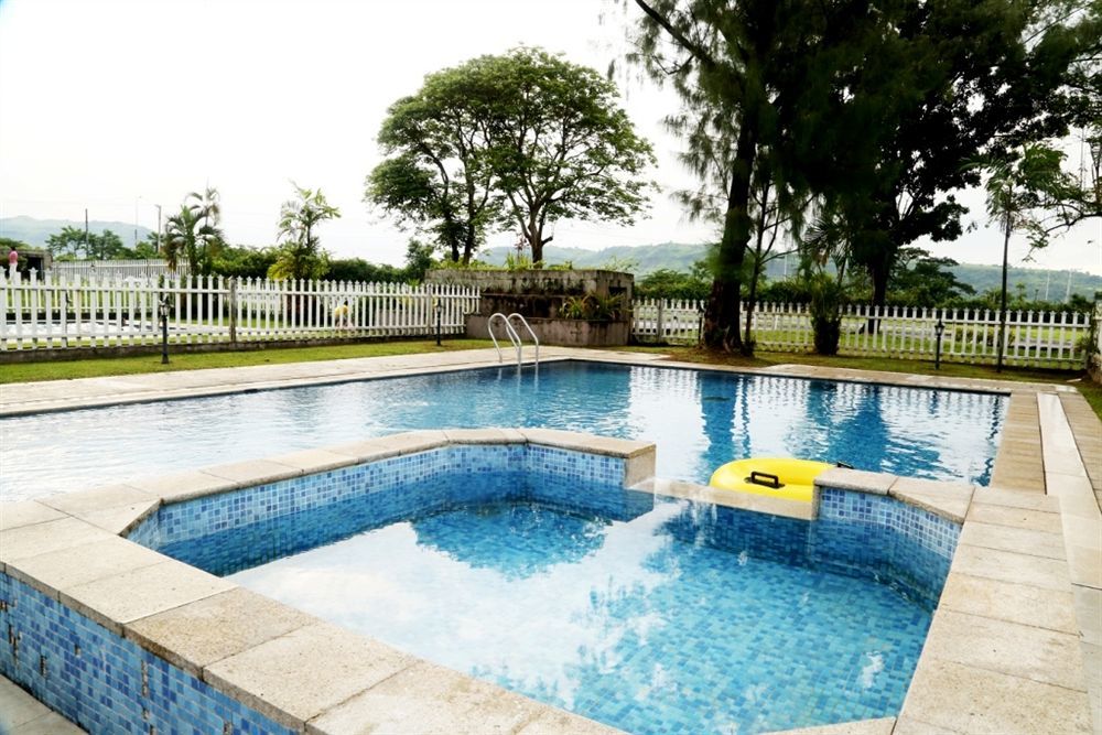 Fontana Hotel And Villas - Fontana Hot Spring Leisure Parks Mabalacat Exterior photo